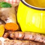 Візьміть імбир, лимон, куркуму та мед, змішайте та випийте їх, і ваші бронхи та легені одразу отримають полегшення