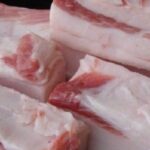 Ось що відбувається з організмом, коли ви їсте просте сало. Тільки не впадіть зі стільця!