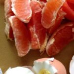 Броджу по ринку в пошуках яєць домашніх курей, чоловік з’їдає 4 яйця на день мінімум