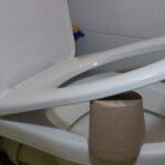 Що означає рулон туалетного паперу під сидінням унітазу Не дивуйся, помітивши його вкотре.