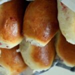 ПИРІЖКИ НАШВИДКУРУЧ. ТІСТО М’ЯКЕ, ДО РУК НЕ ПРИЛИПАЄ, ДОБРЕ ЛІПИТЬСЯ І ПИРІЖКИ НЕ РОЗВАЛЮЄТЬСЯ