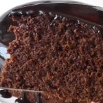 «Пісний рецепт – без яєць і молочних продуктів»: неймовірно смачний шоколадний манник до чаю – я його навіть гостям подаю