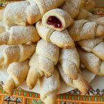 Рогалики на смальці та сметані